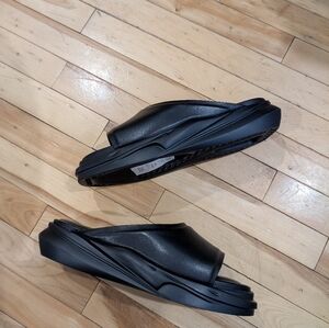 NWT 1017 ALYX 9SM | Mono chunky slides In Black